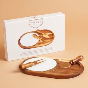 Twine cheese board with plate